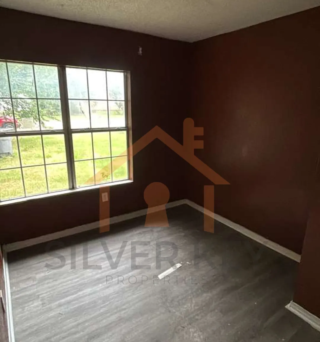 2 bed, 756 sqft, $700 — Photo 2