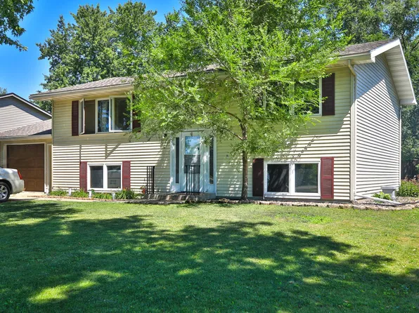 510 E Front St, Claremont, MN 55924