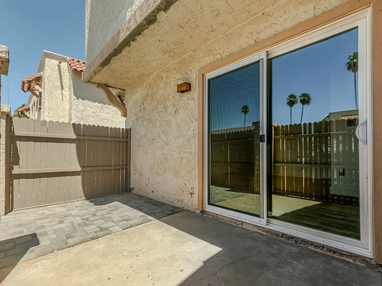 1219 E Townley Ave — Photo 26