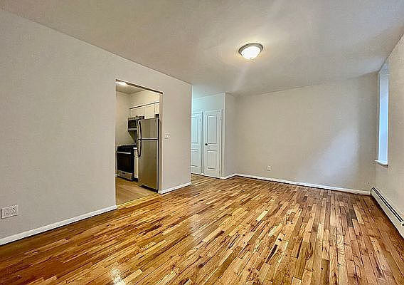 3rd image of 152 Parkside Ave APT 1N
