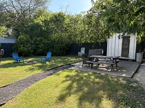 1110 Vasquez St — Photo 5