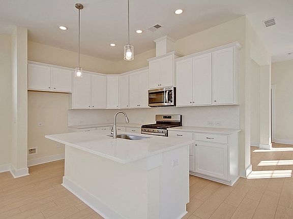 The Halston - Kitchen