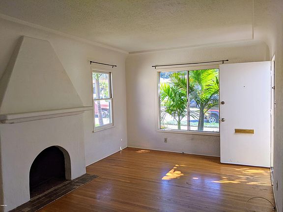 3rd image of 325 S San Clemente St