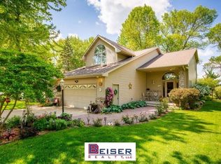8126 Mildred Ln, Winneconne, WI 54986