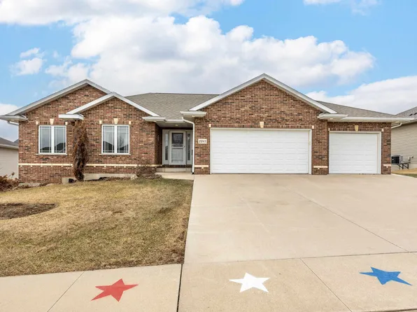 2285 Julia Dr, Dubuque, IA 52002