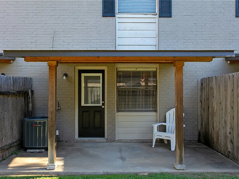 1409 Airline Dr #B — Photo 22
