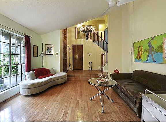 5th image of 9401 Castlewood Dr
