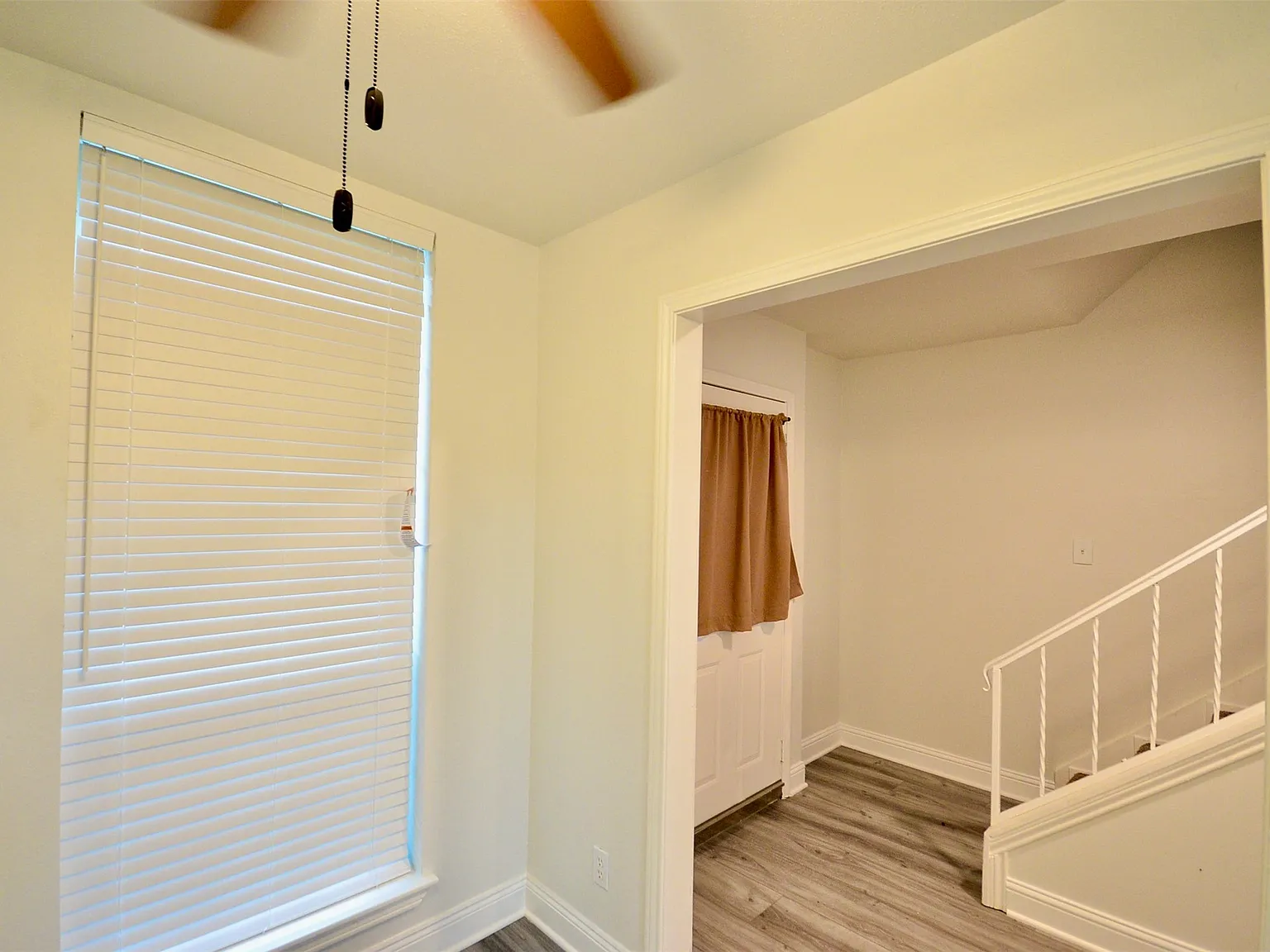 2 bed, 1.5 bath, 1280 sqft, $1,650 — Photo 3