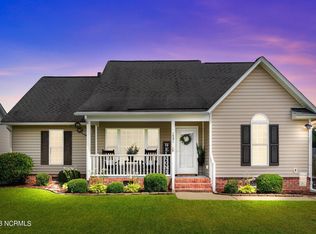 1521 Ashmoor Ln, Winterville, NC 28590