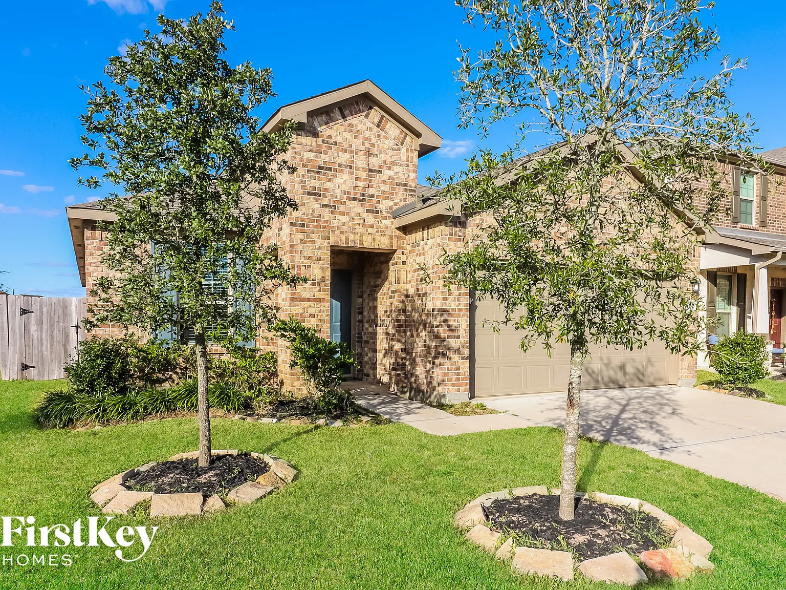 3 bed, 2.0 bath, 1760 sqft, $2,490 — Photo 2