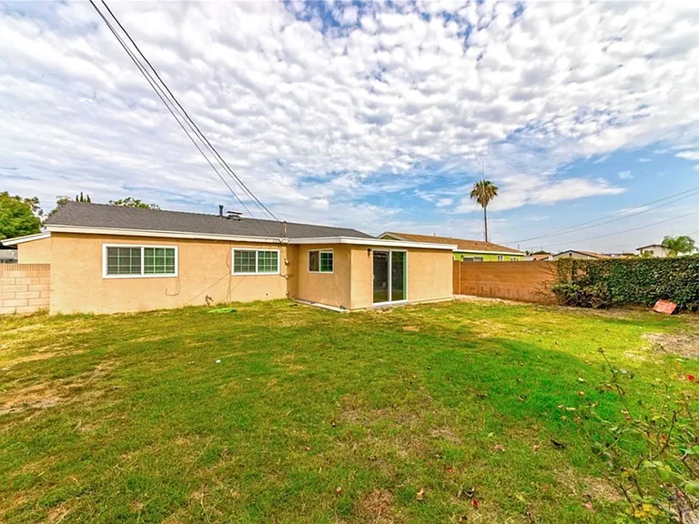 10312 Miranda Ave — Photo 3