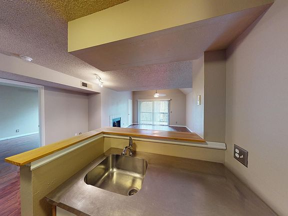 5th image of 325 Forestway Cir Unit 303