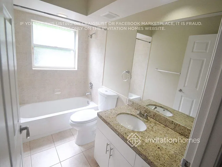 9406 NW 8th Cir — Photo 9
