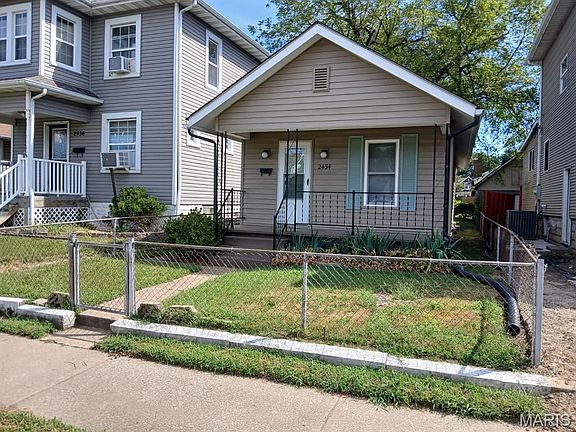 4th image of 2434 Benton St