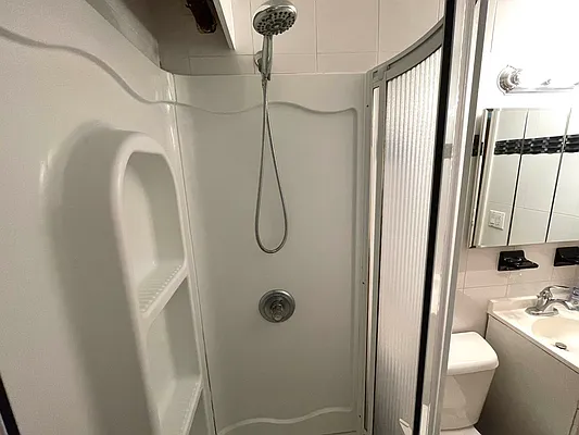 Rented by Amorelli Realty | media 23