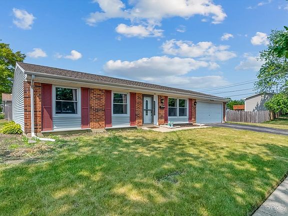 3rd image of 1079 Laurie Ln