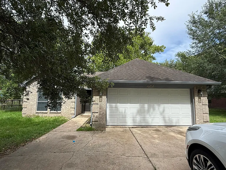 5525 Main St — Photo 30