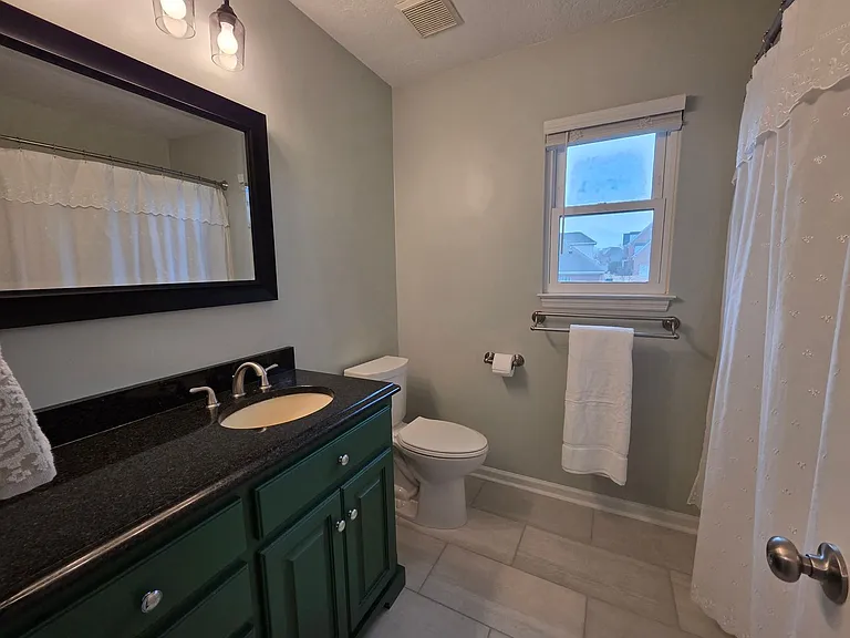 1318 Maple Leaf Ct — Photo 20