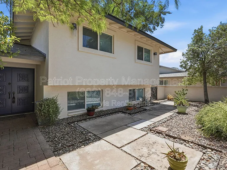 207 E El Caminito Dr — Photo 43