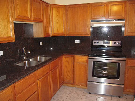 3rd image of 1616 Ogden Ave #2