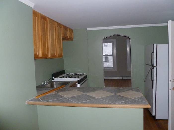 2nd image of 376 1/2 5th St