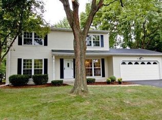 84 Flicker Ct, Naperville, IL 60565