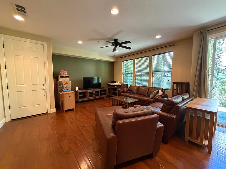 202 Rodin Ln — Photo 10