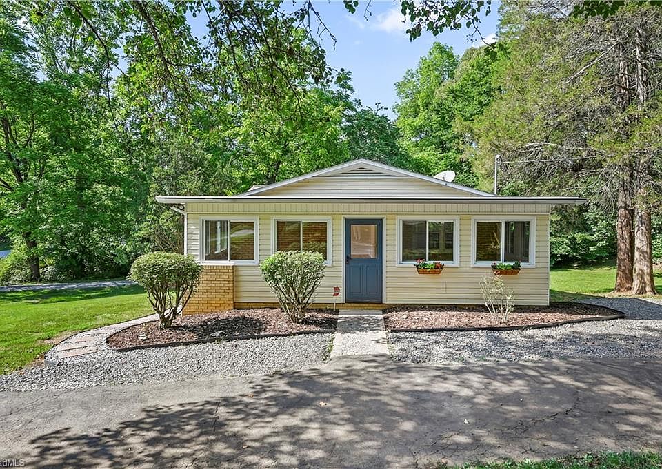 1st image of 3245 Springside Dr