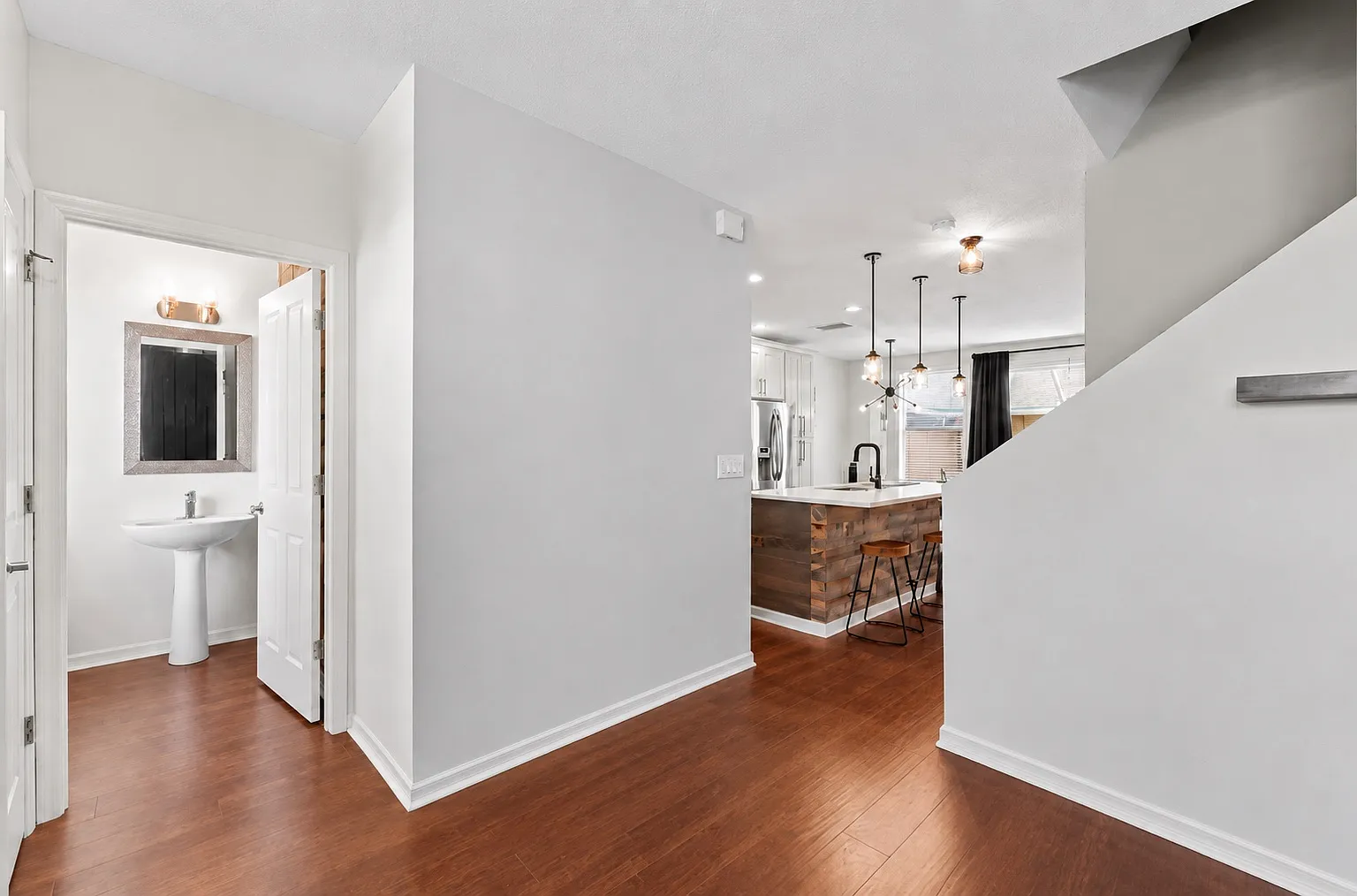 3 bed, 1386 sqft, $2,900 — Photo 3