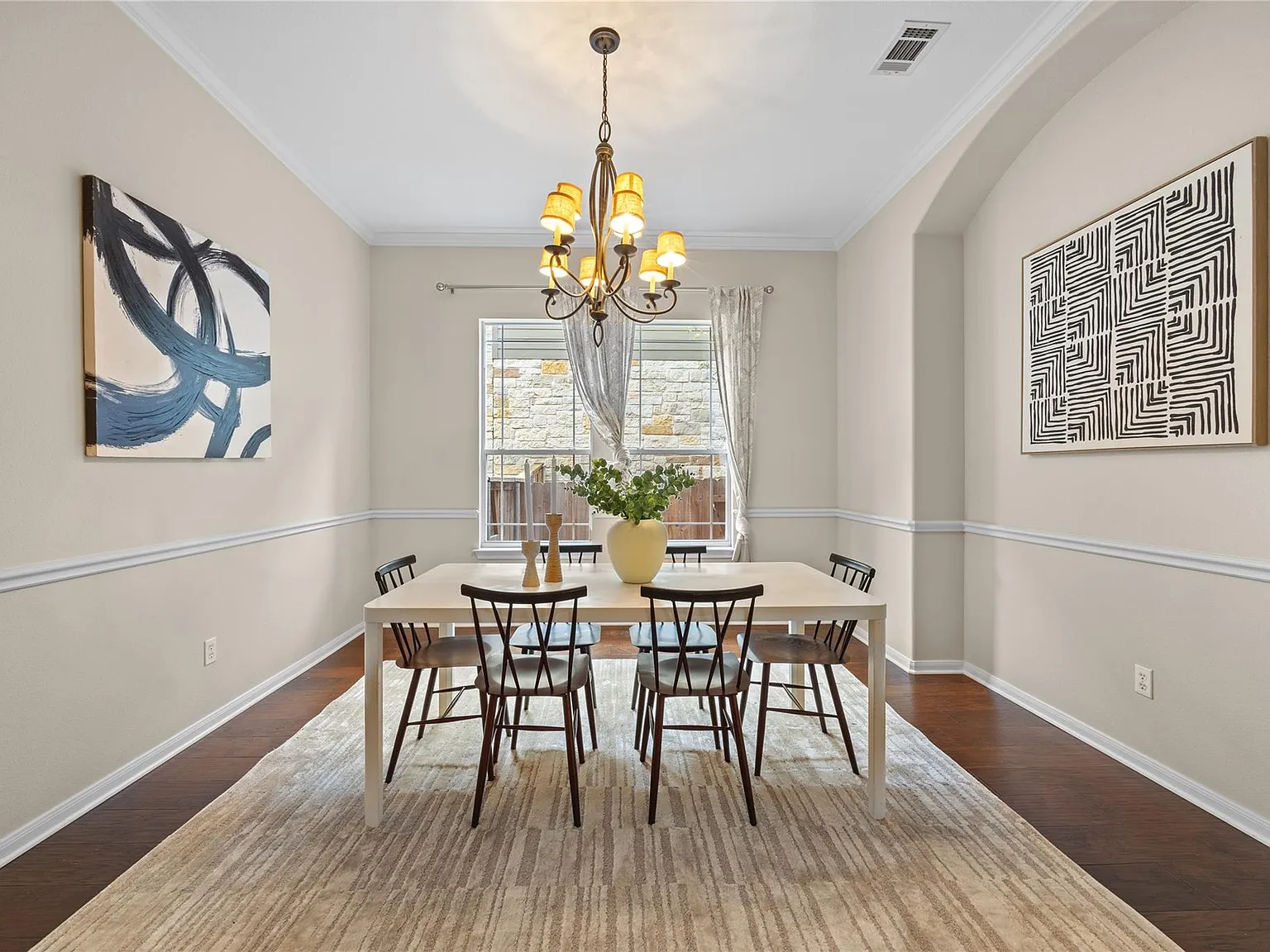 4 bed, 3.5 bath, 4512 sqft, $4,500 — Photo 4