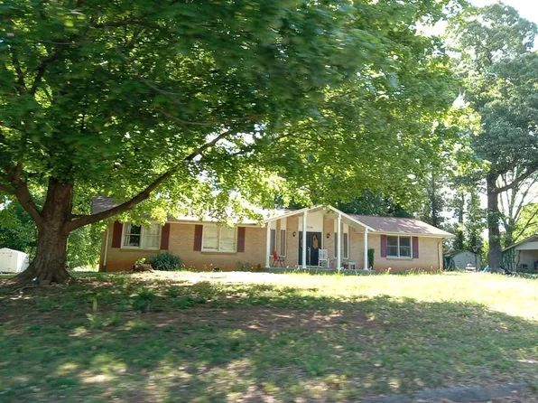 2130 23rd Street Pl NE, Hickory, NC 28601