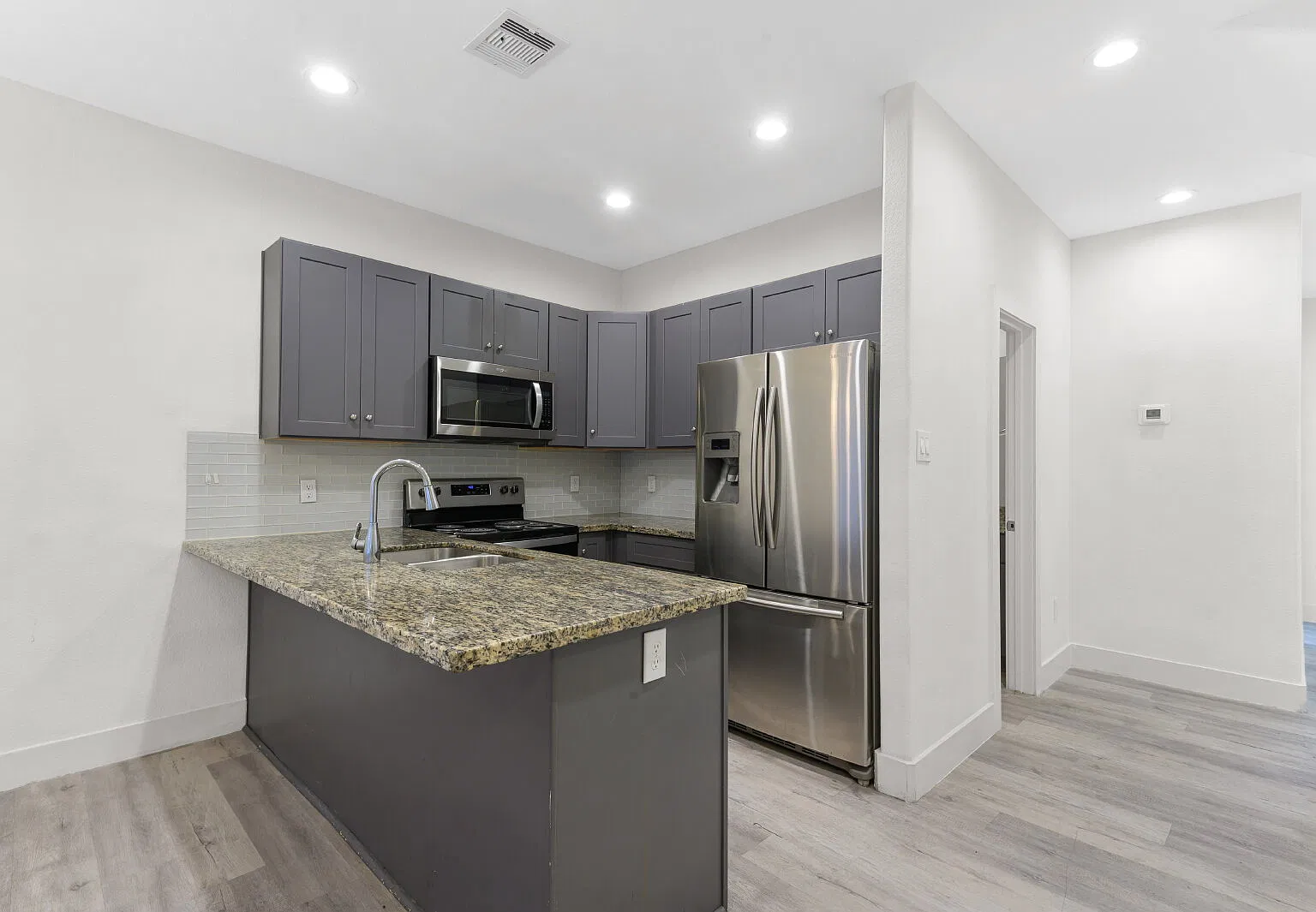 2 bed, 2.5 bath, 1314 sqft, $1,735 — Photo 3