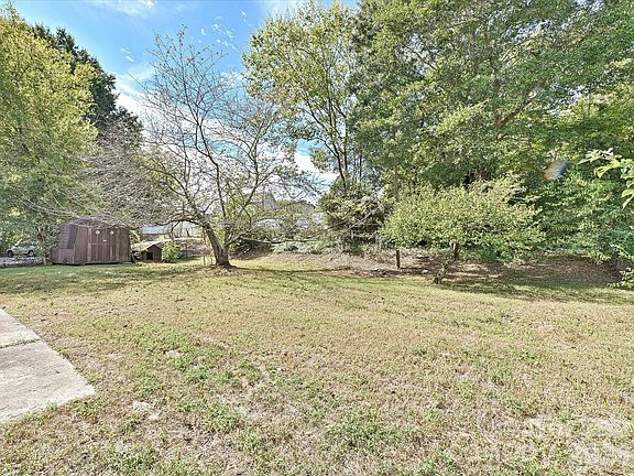 3rd image of 7422 Bradgate Rd