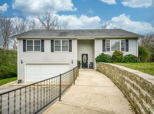 32 Birch Cir, Crossville, TN 38555