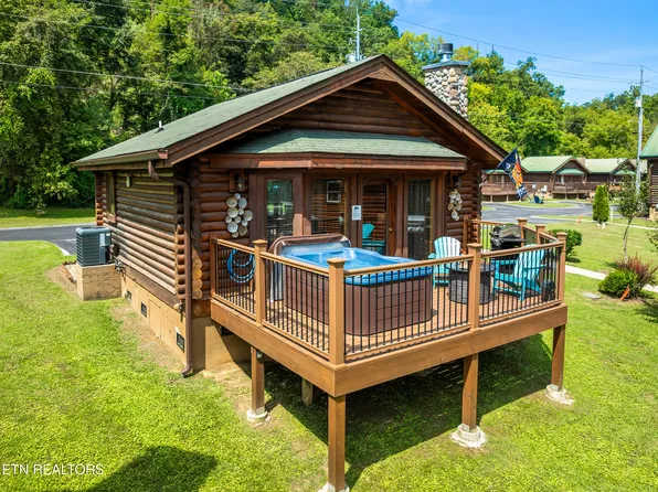2323 Riverport Way, Pigeon Forge, TN 37863