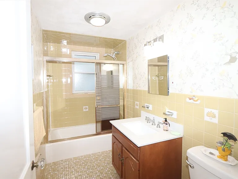 51 Matchett St #2 — Photo 17
