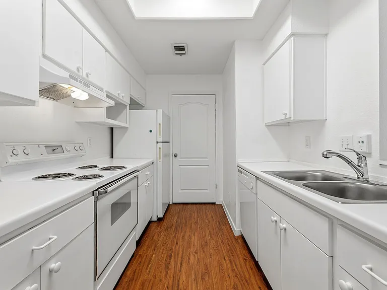 6000 Shepherd Mountain Cv #1605 — Photo 31
