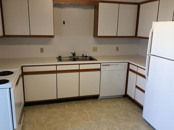 2nd image of 1608 W 15th Ln APT 6