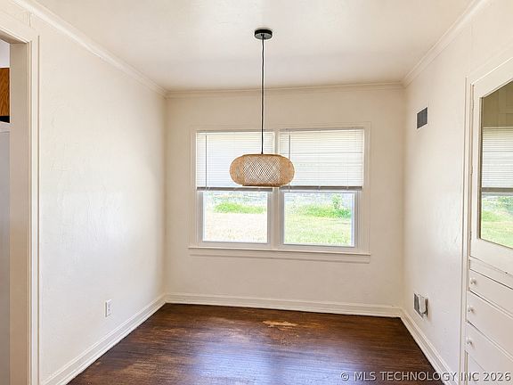 4th image of 203 NE C St