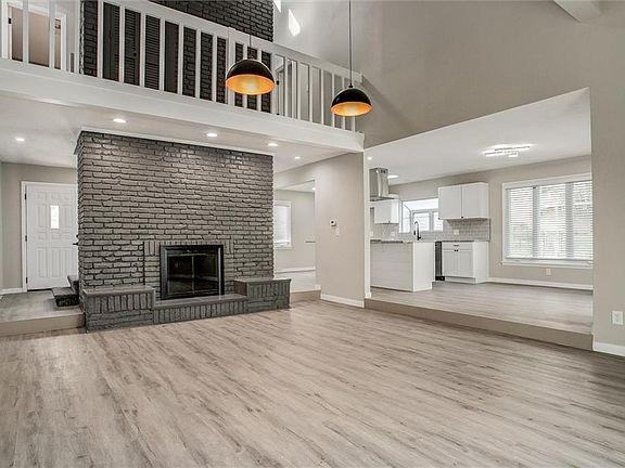 3rd image of 1120 NE 97th Pl