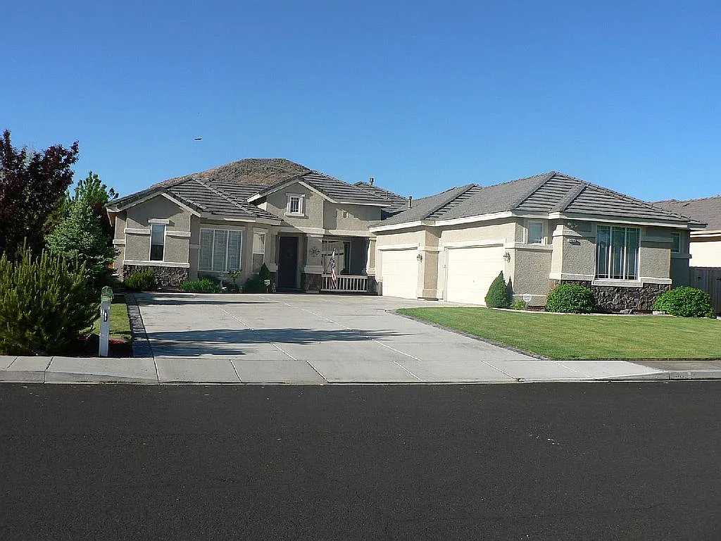 5466 Hidden Valley Ct photo 1