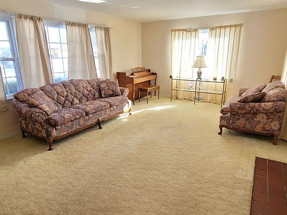 5th image of 210 Hillview Dr Lot 14