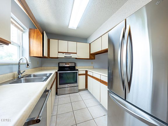 4th image of 1325 W 12th St APT C6