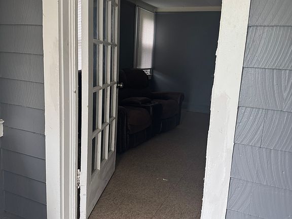 5th image of 195 W Graham Ave #1