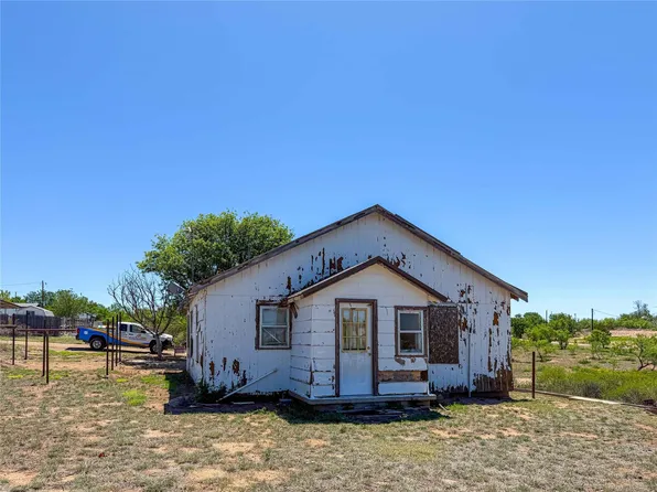 104 3rd St, Sanford, TX 79078
