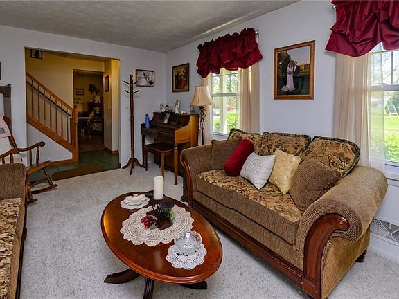 5th image of 28 Mertensia Ln