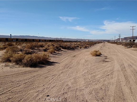 5th image of 37265 Yermo Rd
