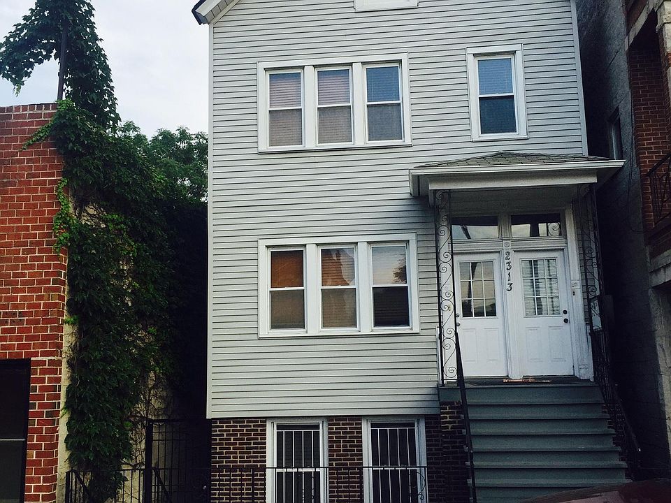 1st image of 2313 W Belmont Ave APT 2
