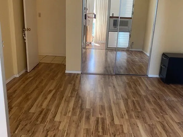 620 McCully St APT 502, Honolulu, HI 96826