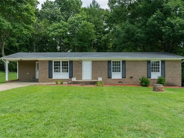 389 Chaney Rd, Asheboro, NC 27205